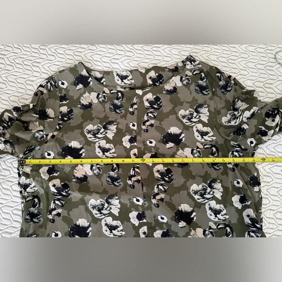 Banana Republic Pull On Silk Blouse Sz XL - Picture 6 of 9